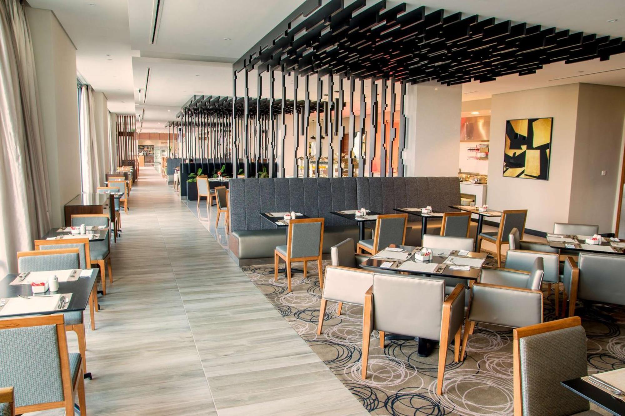 Hilton Garden Inn Nairobi Airport Екстериор снимка